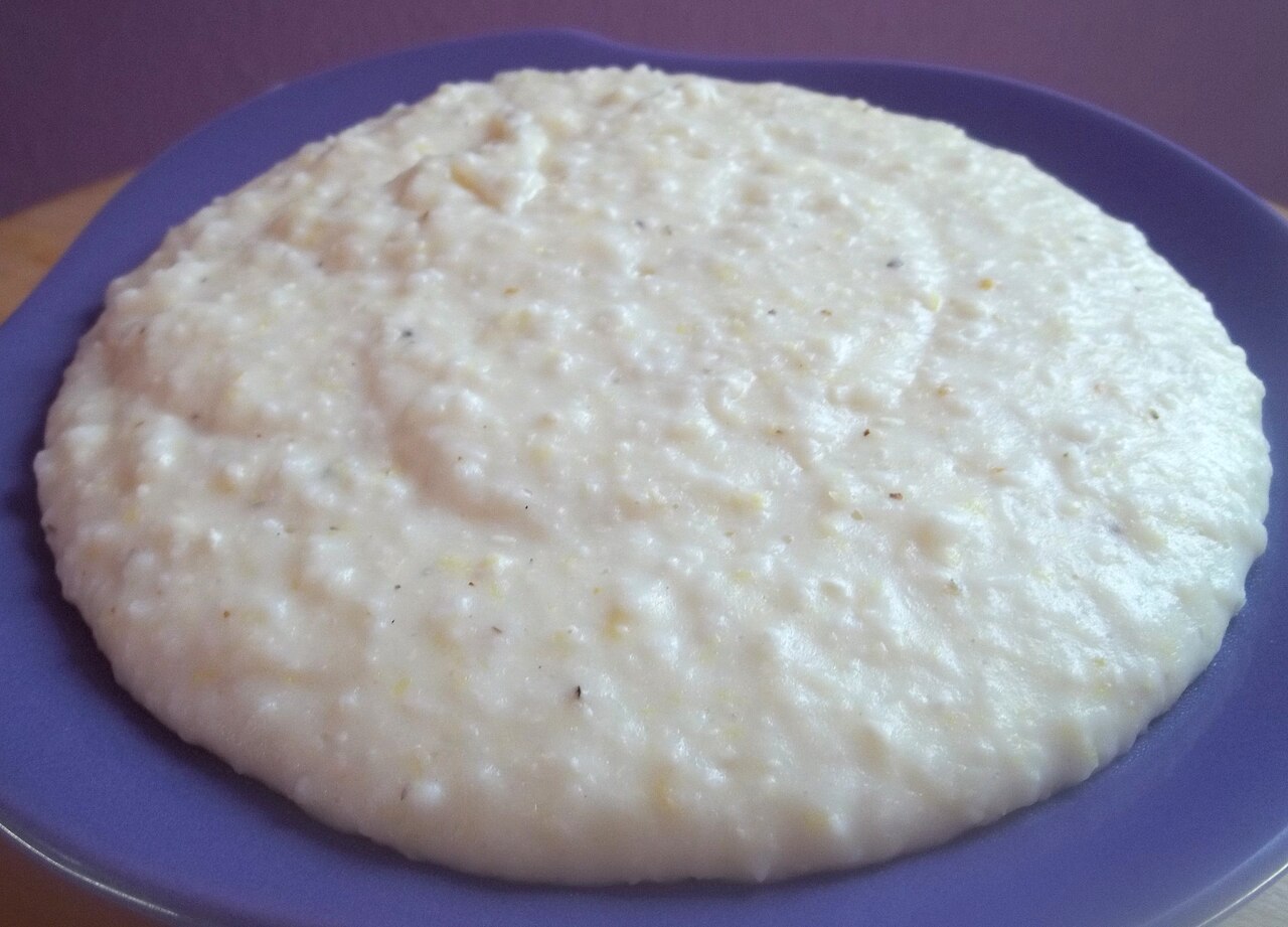 Cornmeal and cheese elarji served on a plate