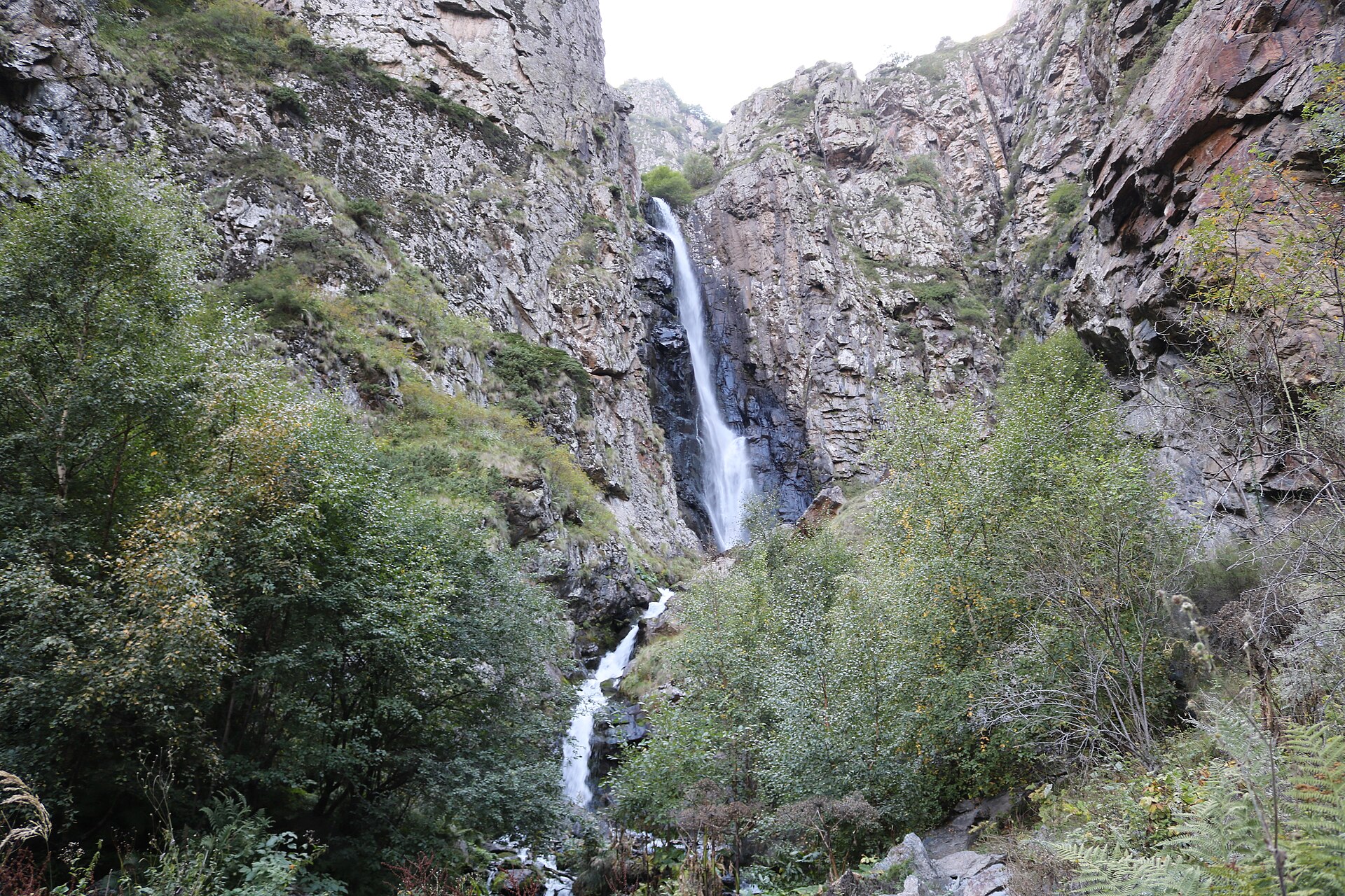 Gveleti waterfall